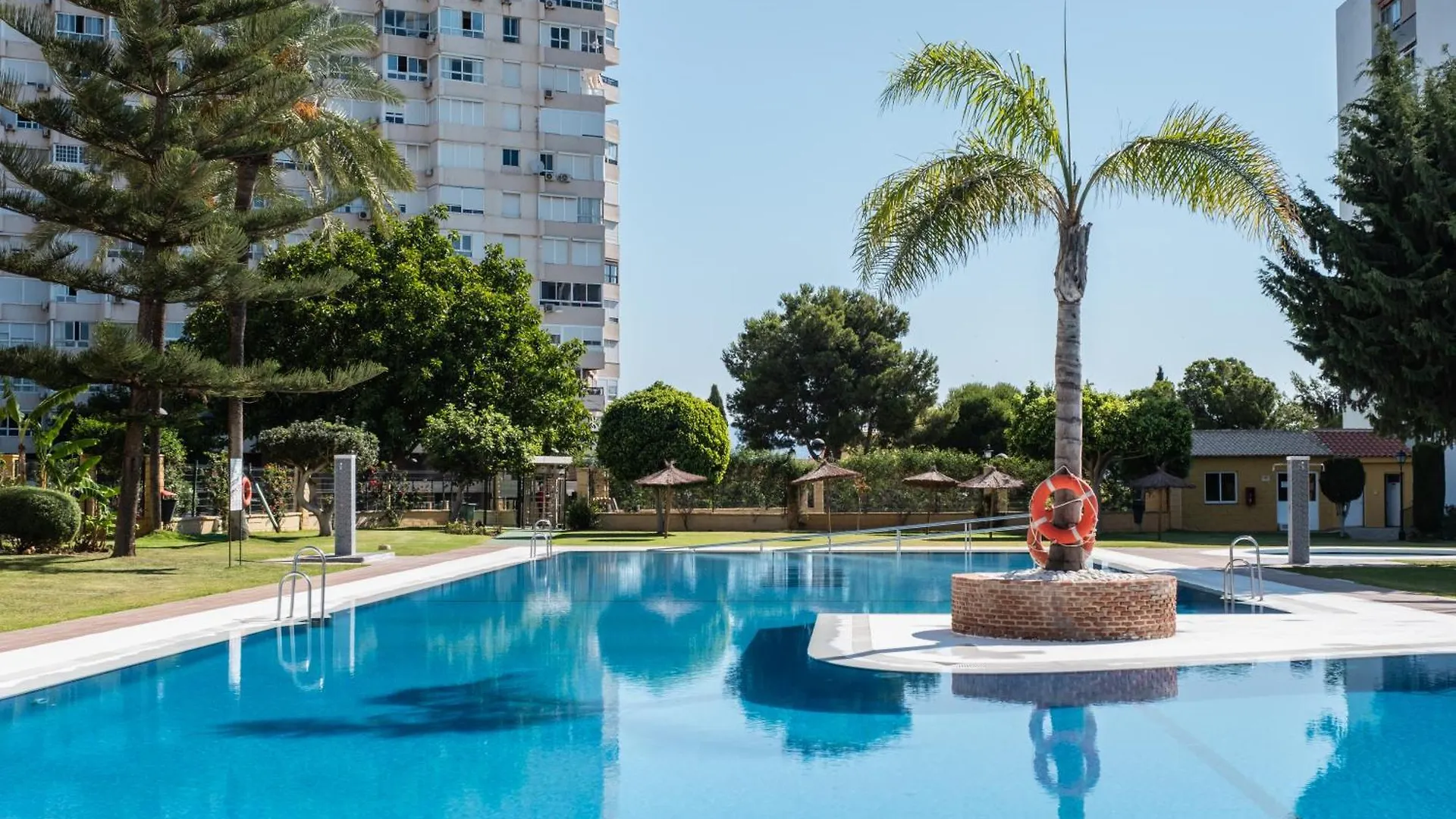 Col3 - Wifi, Smart Tv, Piscina, 900 Metros Playa, La Colina contacts